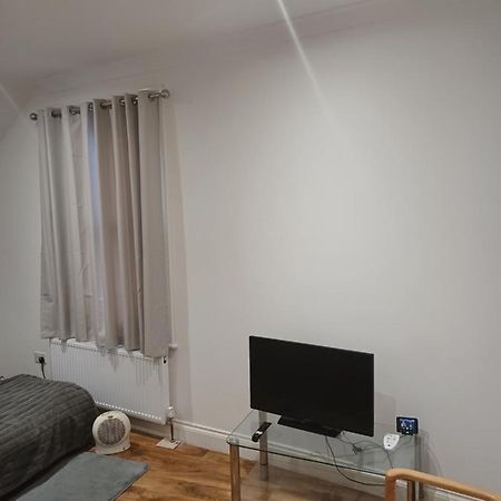 Beautiful Room In Lovely Flat 런던 외부 사진