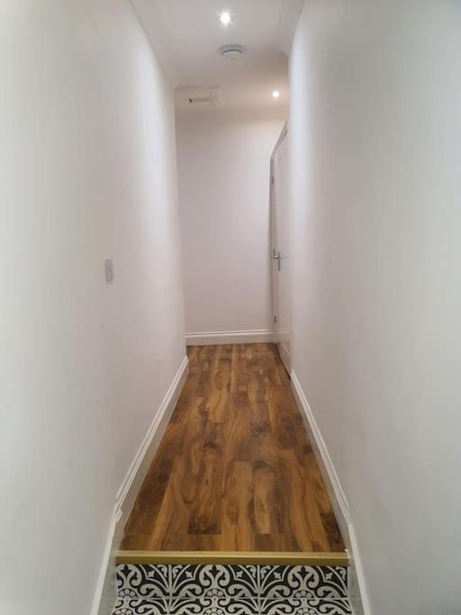 Beautiful Room In Lovely Flat 런던 외부 사진