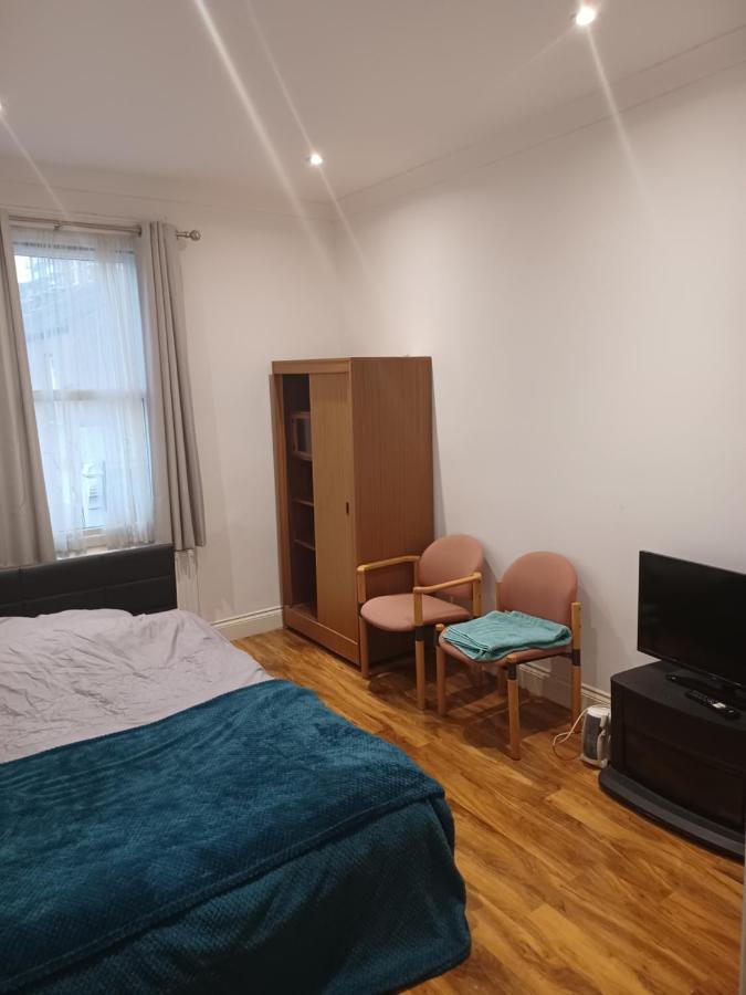 Beautiful Room In Lovely Flat 런던 외부 사진